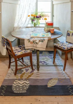 Bestickter Teppich „Flower bed“ aus Bio-Baumwolle