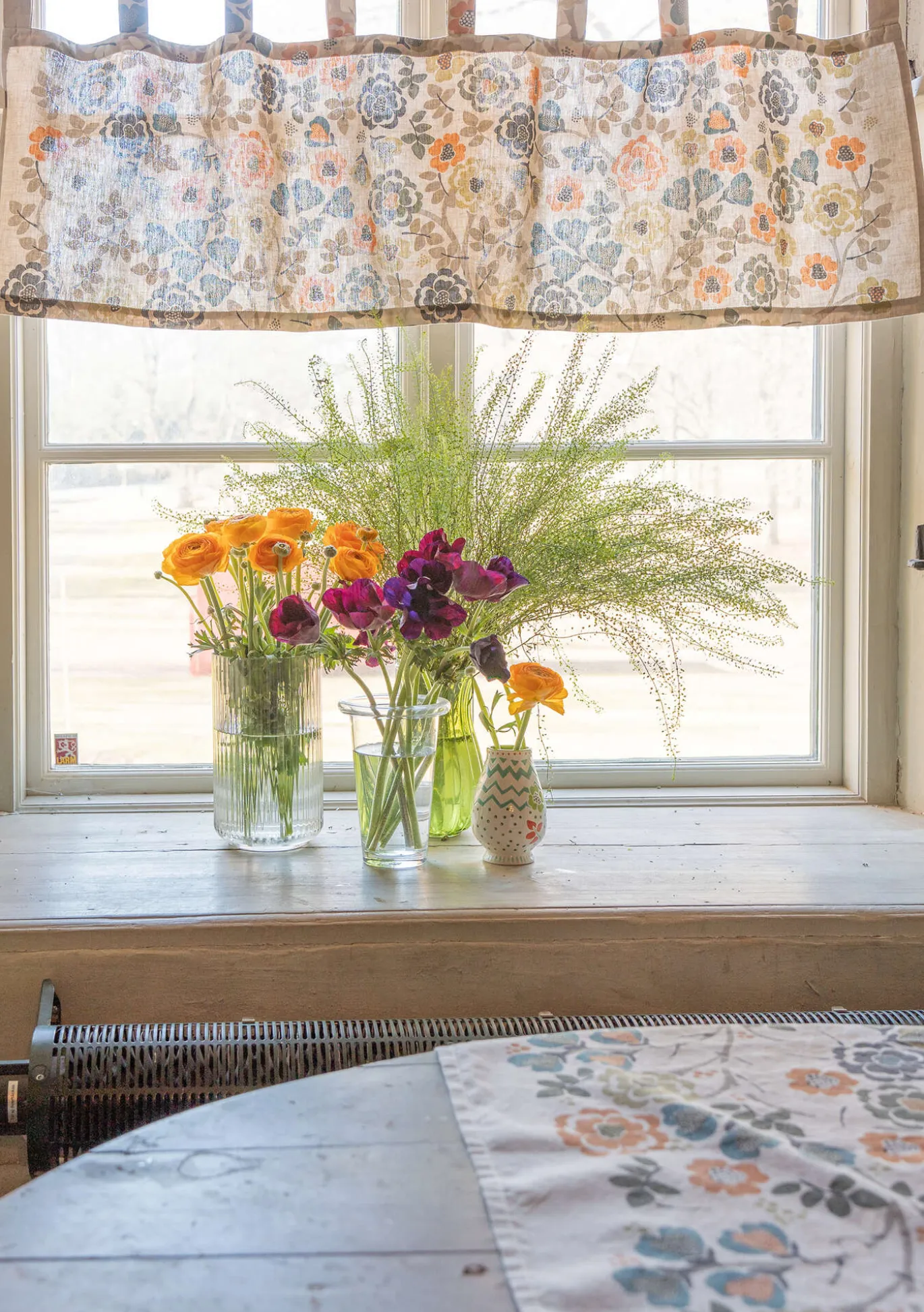 Kaffeehausgardine „Wild rose“ aus Leinen/Bio-Baumwolle