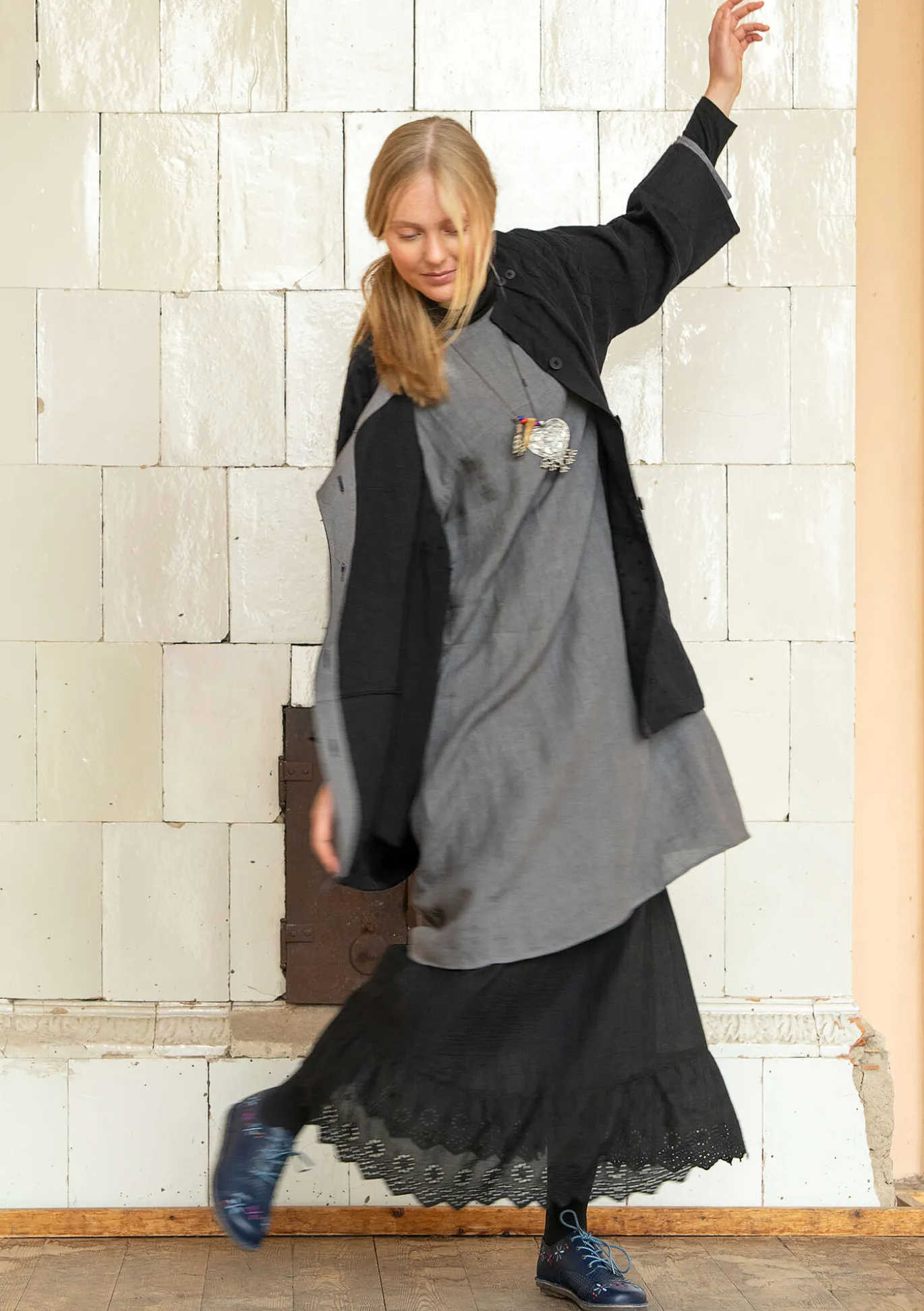 Kleid aus Leinengewebe