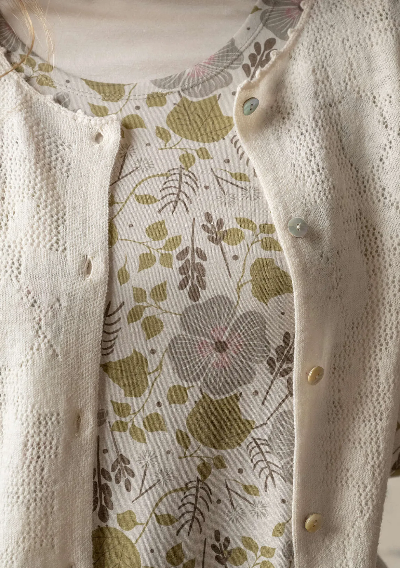 Pointelle-Strickjacke „Blomstra“ aus Bio-Wolle