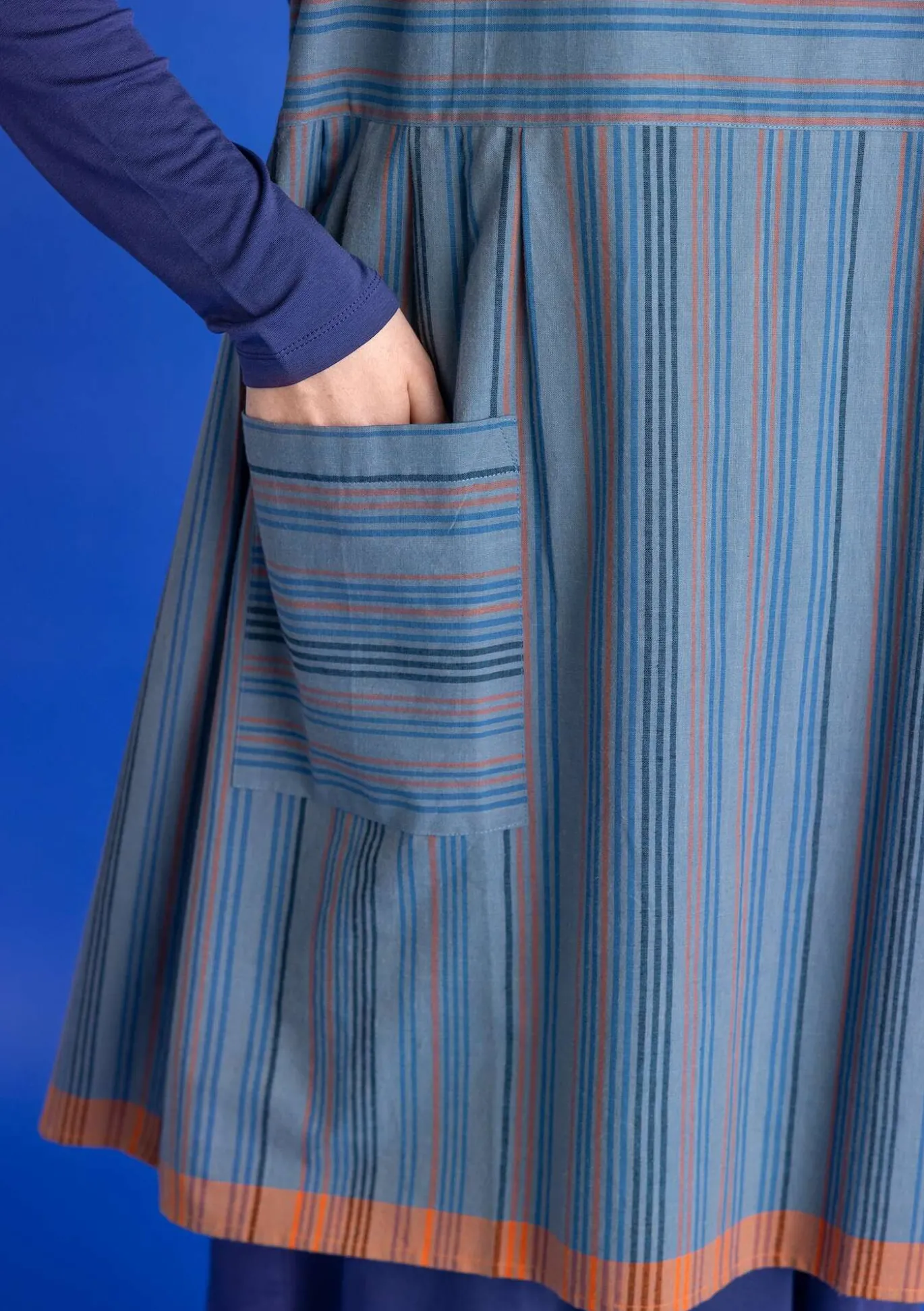 Schürzenkleid „Ava“ aus Bio-Baumwollgewebe