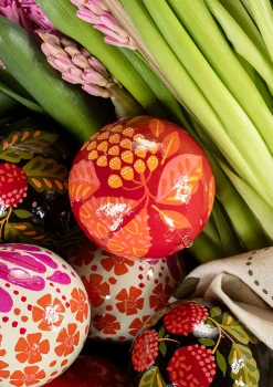 Weihnachtskugel „Gnistra“ aus Papiermaschee